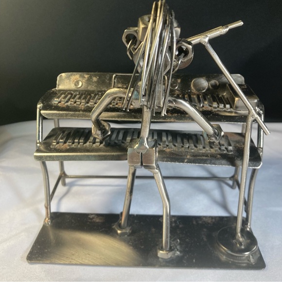Nuts & Bolts Metal Art Sculpture - Keyboardist Musician Playing Dual Keyboards - Picture 10 of 16